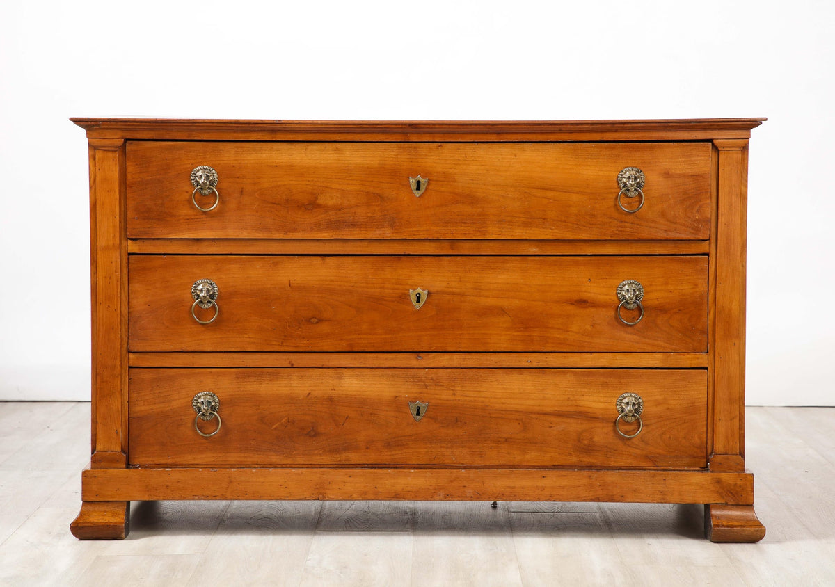 French Neoclassical Walnut Commode, France, circa 1790