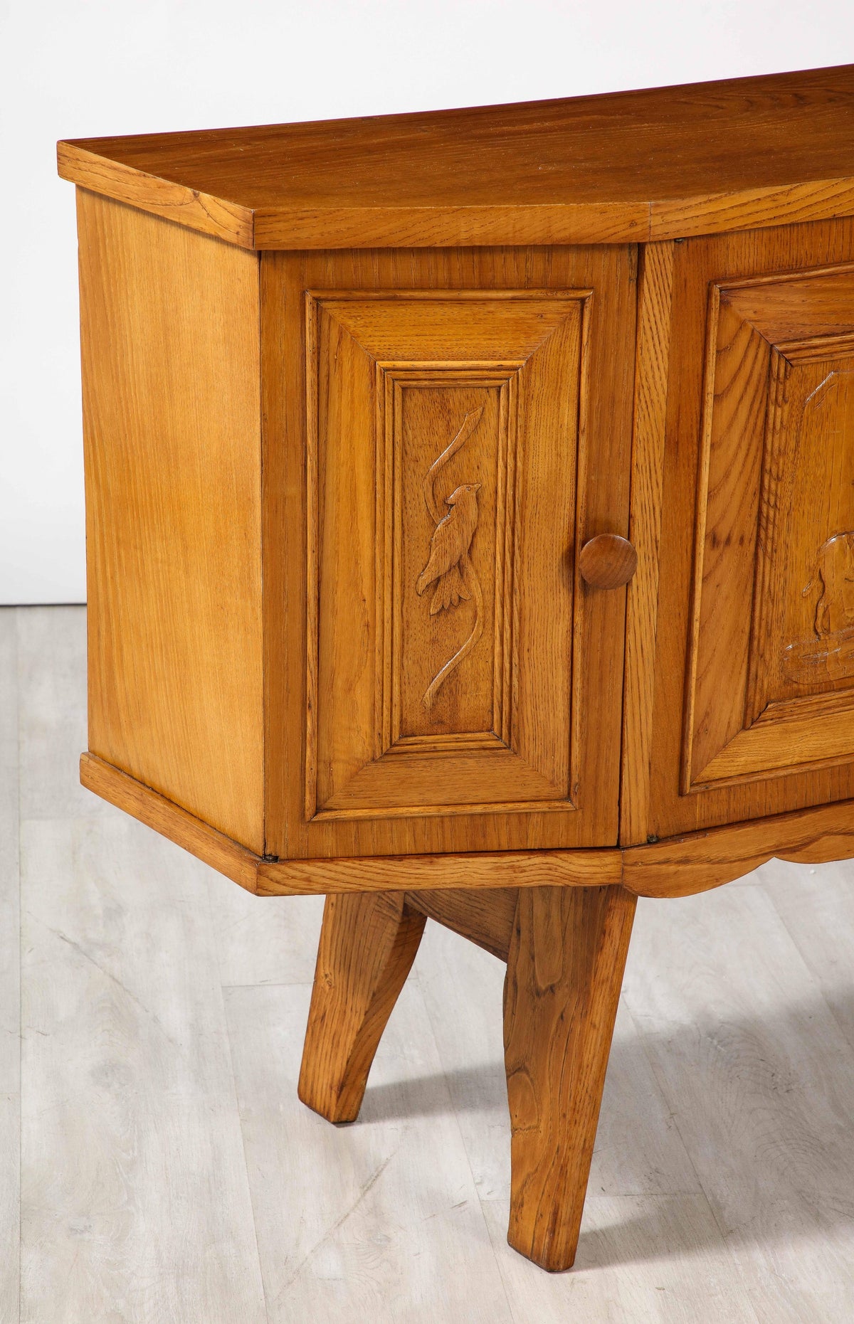 Italian Tuscan Art Deco Carved Oak Sideboard or Credenza, circa 1940