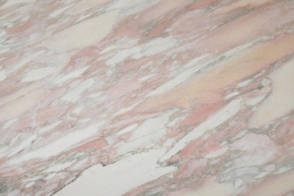 Italian 1970s Marble Center Table with Pink Veining, 47\" Diameter