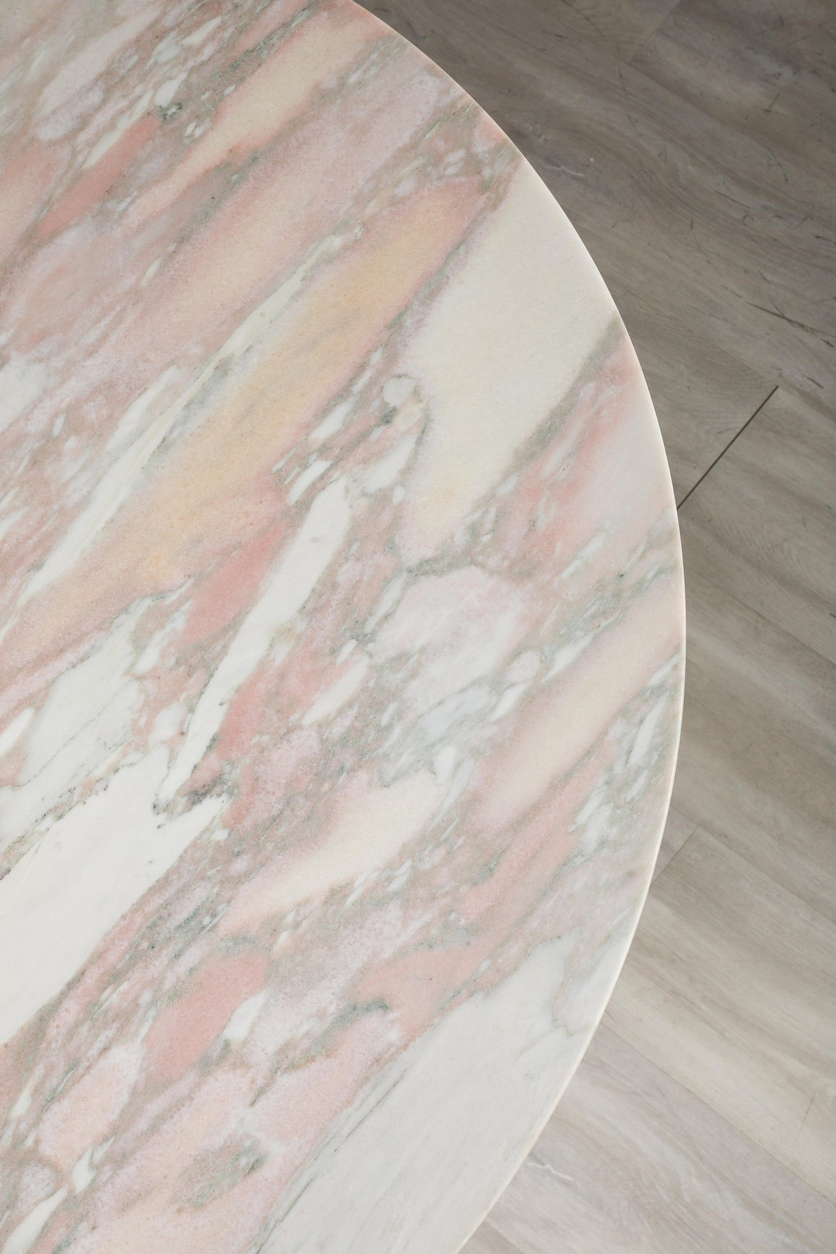 Italian 1970s Marble Center Table with Pink Veining, 47\" Diameter