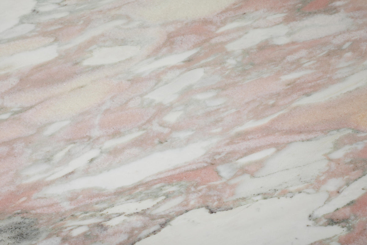 Italian 1970s Marble Center Table with Pink Veining, 47\" Diameter